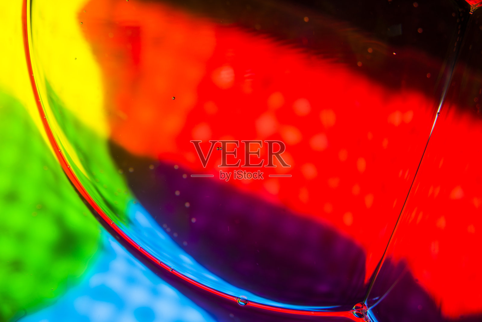 由各种肥皂泡沫创造的抽象形状照片摄影图片