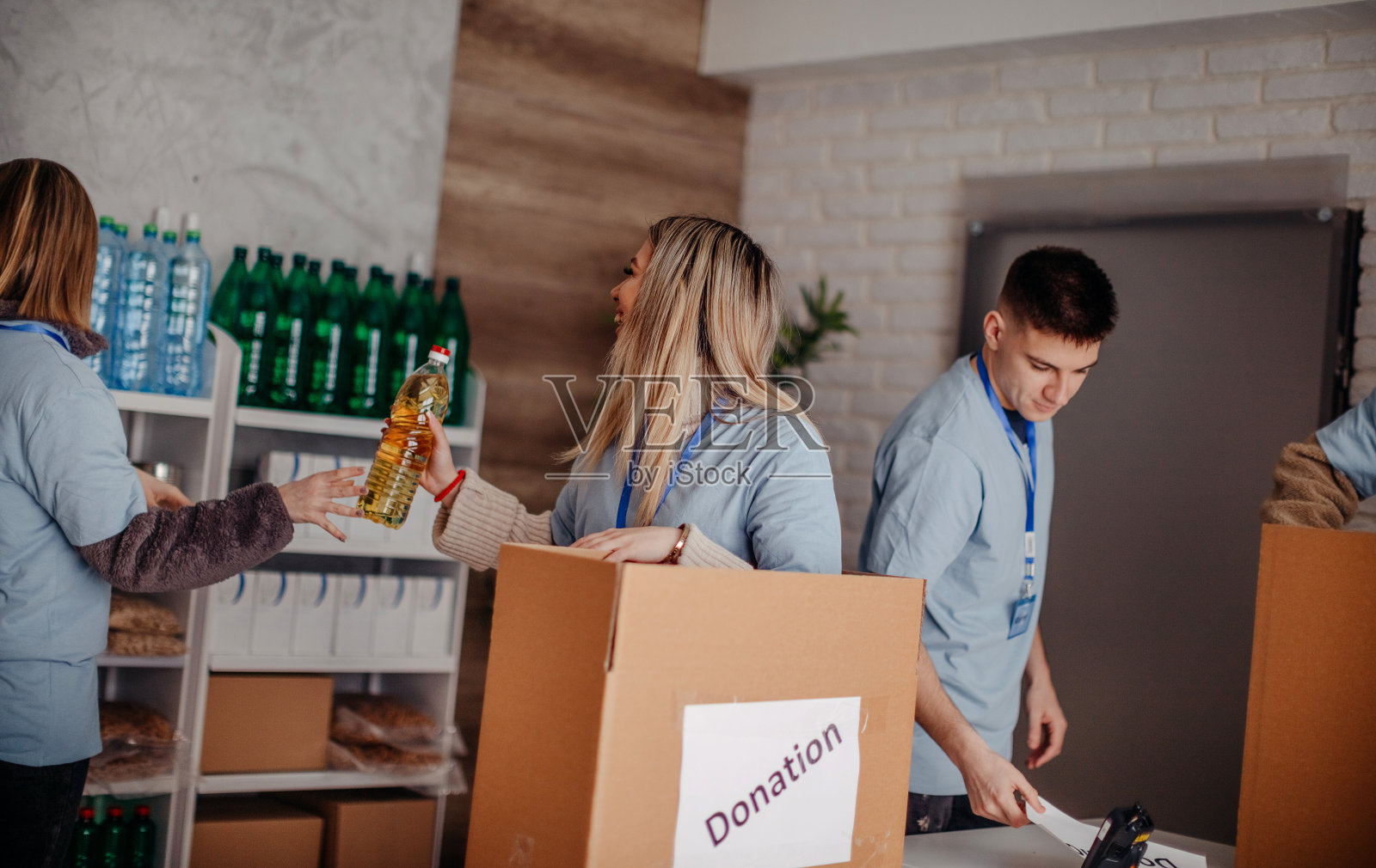 大学生准备捐款照片摄影图片