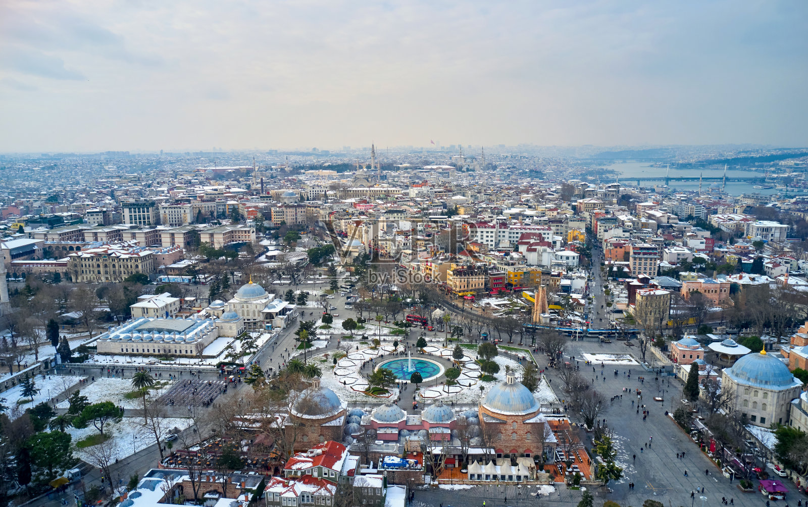 无人机拍摄的伊斯坦布尔大清真寺照片摄影图片