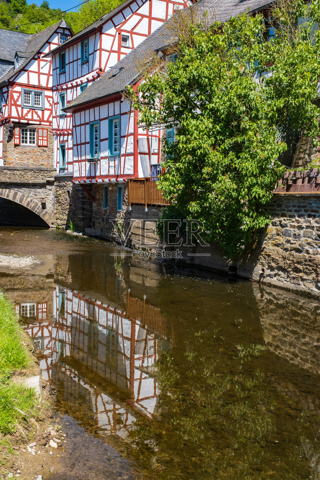 德国蒙特利尔浪漫的艾菲尔小镇照片摄影图片