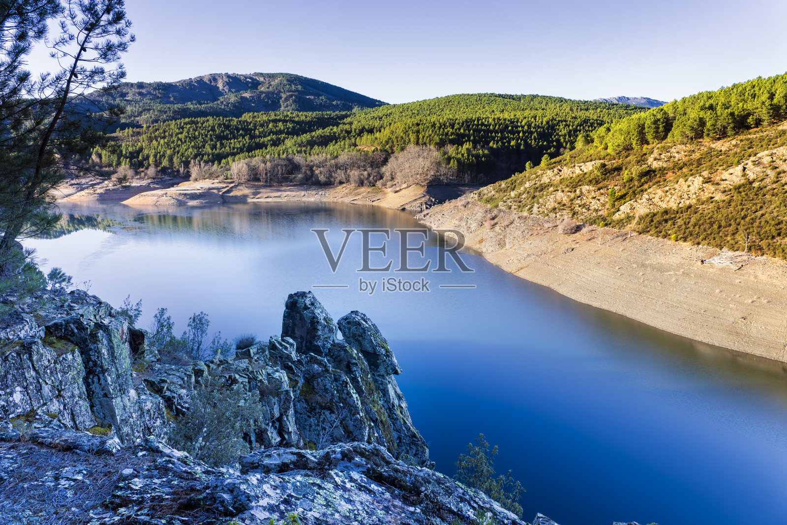 北塞拉利昂的瓦多水库。瓜达拉哈拉。照片摄影图片