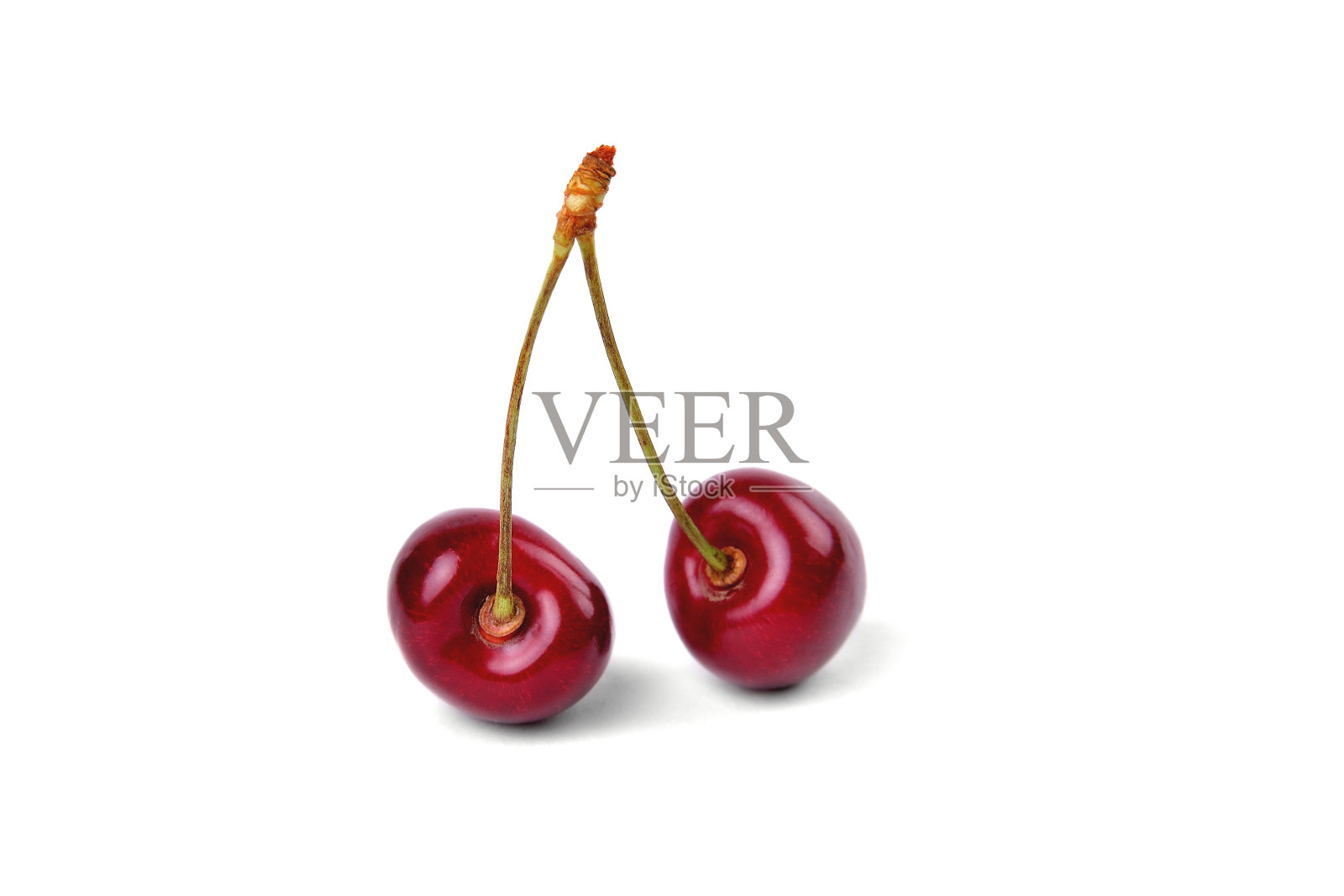 是时候在白色背景上放红樱桃了，选择性聚焦照片摄影图片