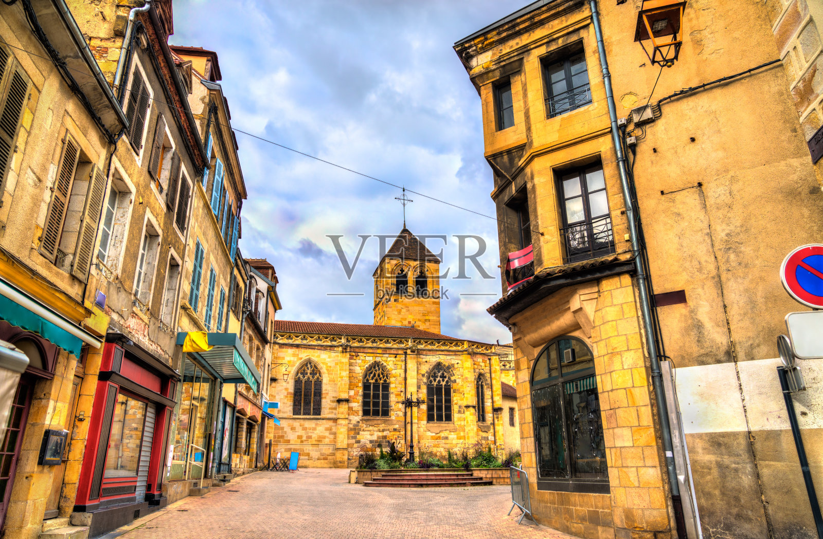 法国蒙卢孔的圣母教堂照片摄影图片