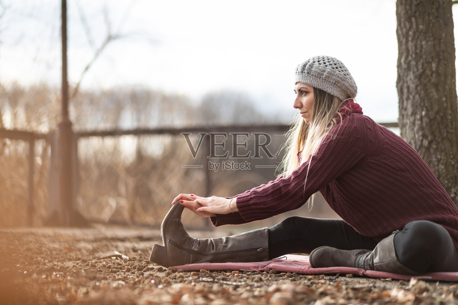 无论你在哪里，都要做瑜伽，为你的身体增添能量和力量照片摄影图片