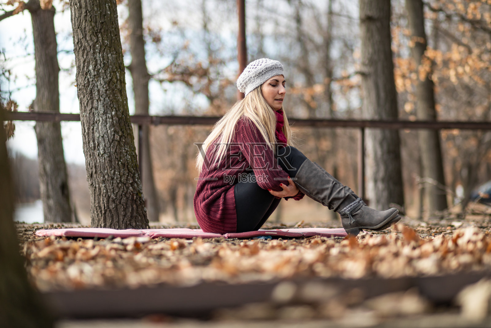无论你在哪里，都要做瑜伽，为你的身体增添能量和力量照片摄影图片