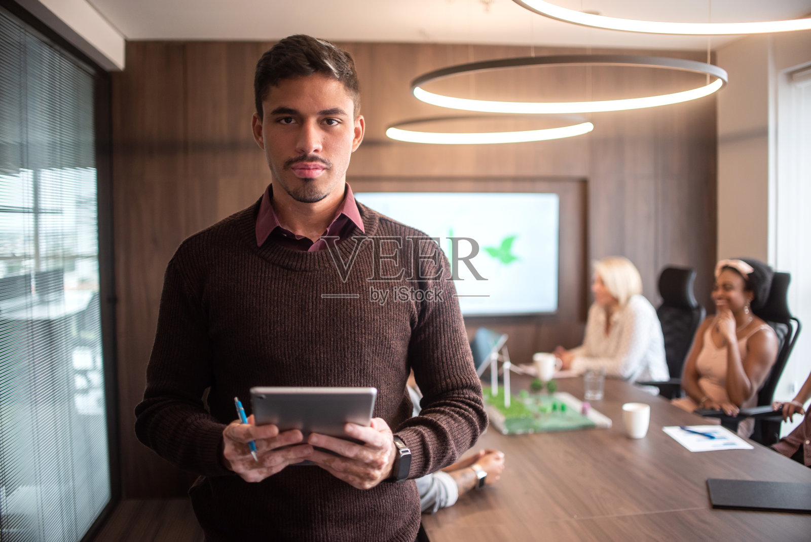 白癜风商人的肖像照片摄影图片