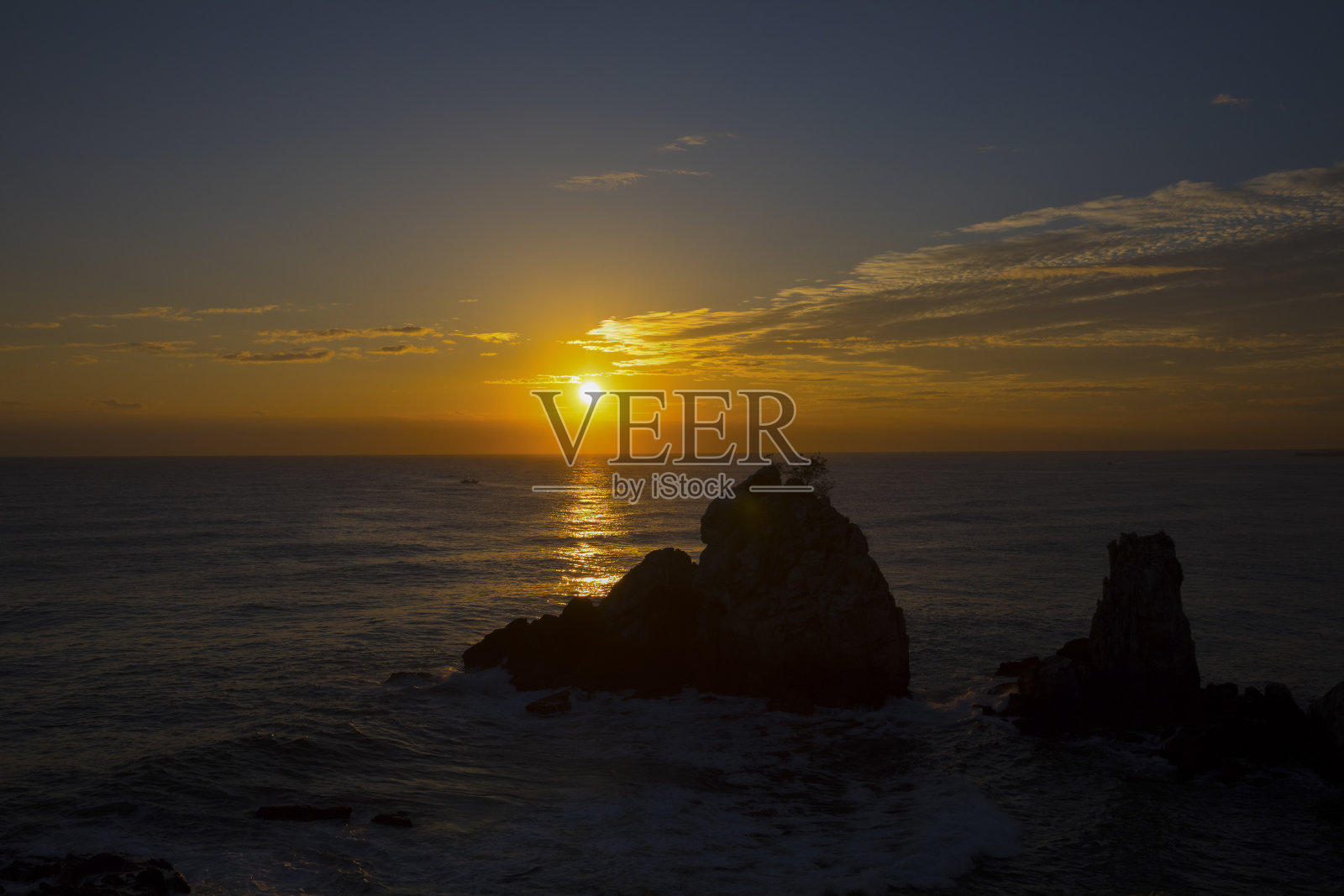 东海全岩草大巴威岩周围的日出风景照片摄影图片