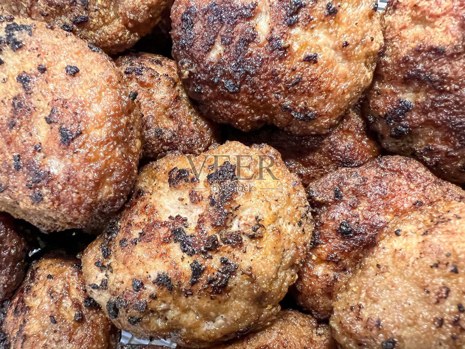 非常美味的油炸肉丸。照片摄影图片