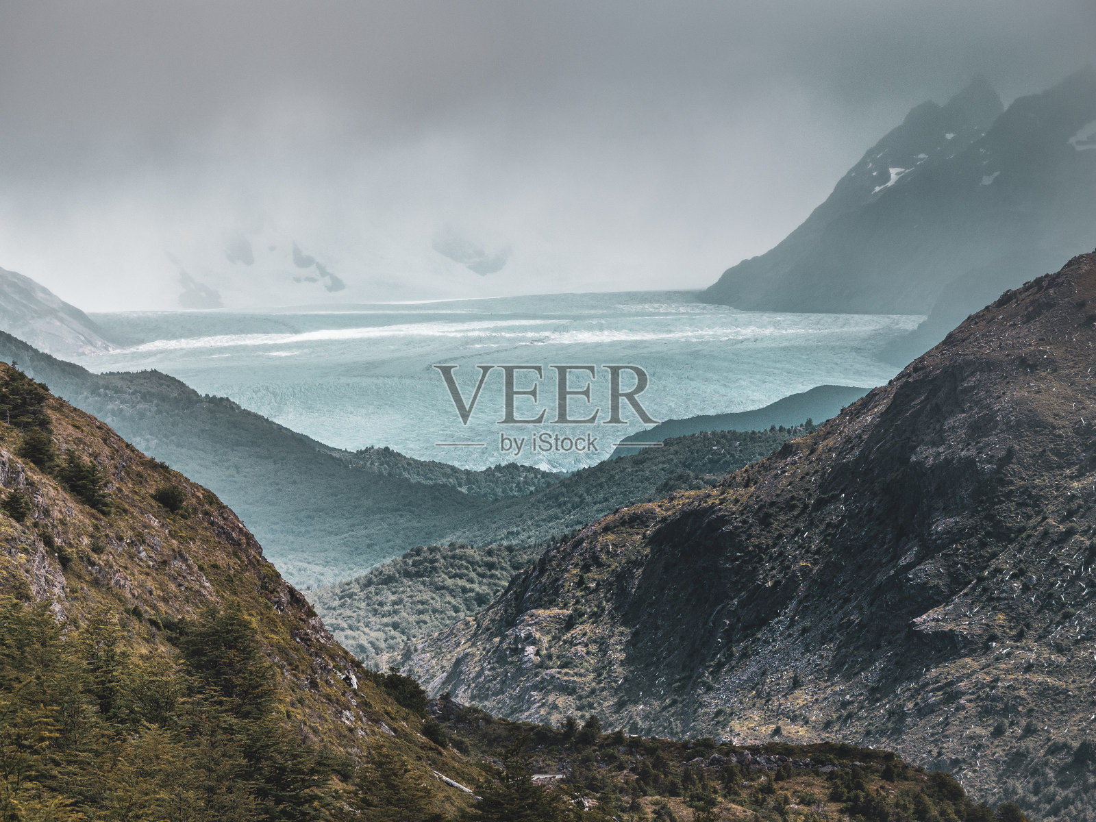 灰色冰川的风景照片摄影图片