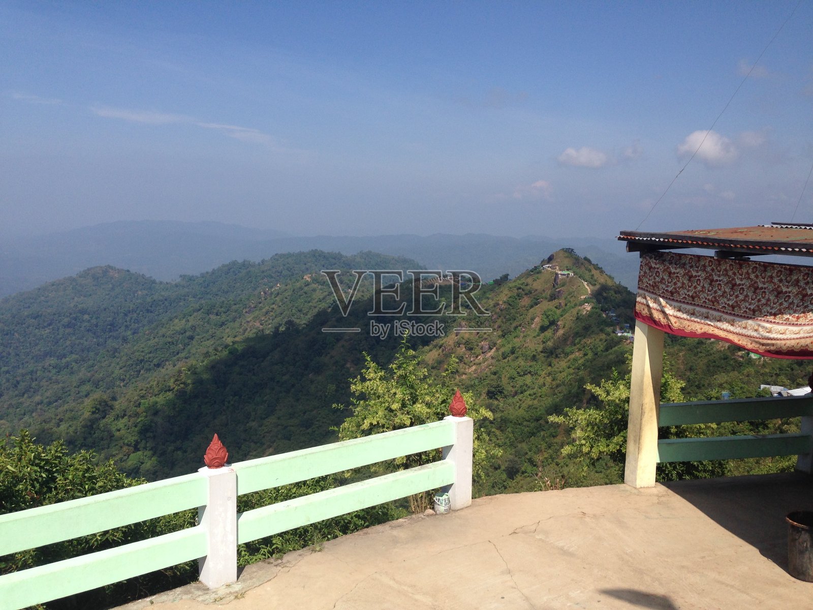 Kyaikhtiyo塔的视图照片摄影图片