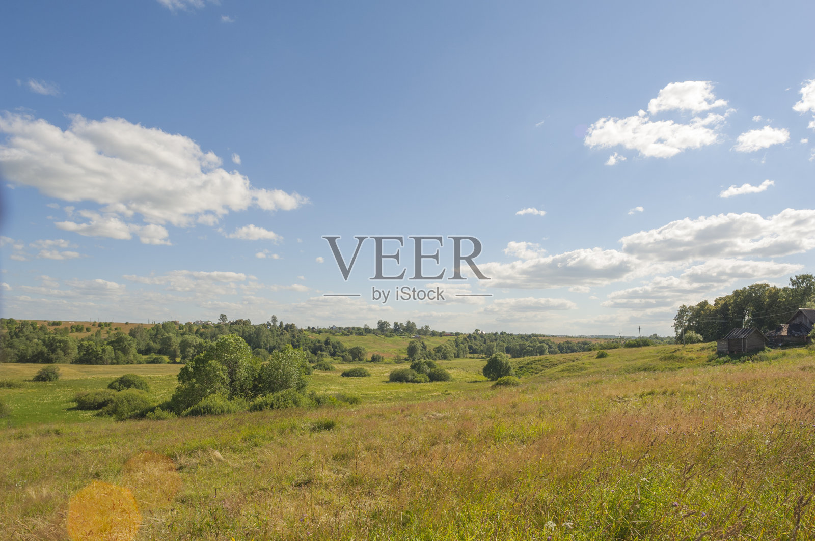 夏天的风景。照片摄影图片
