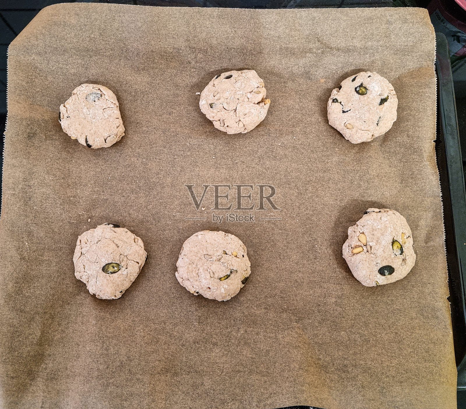 烤面包卷，烤披萨，生面团照片摄影图片