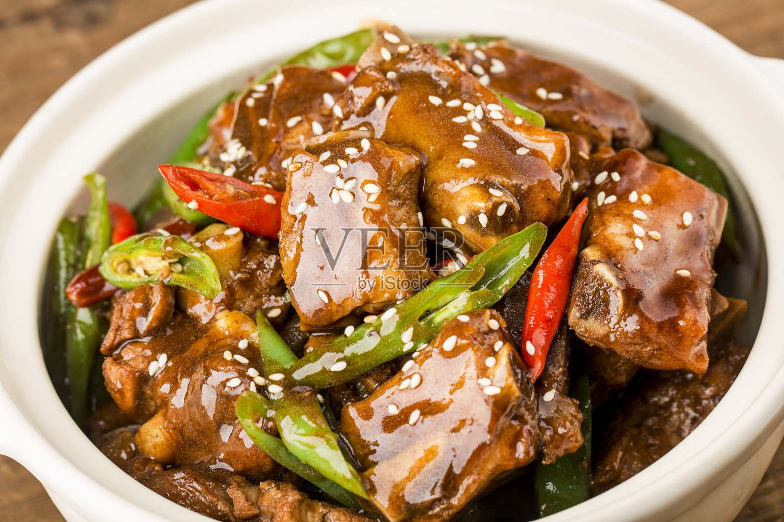 中餐:一盘红烧排骨照片摄影图片