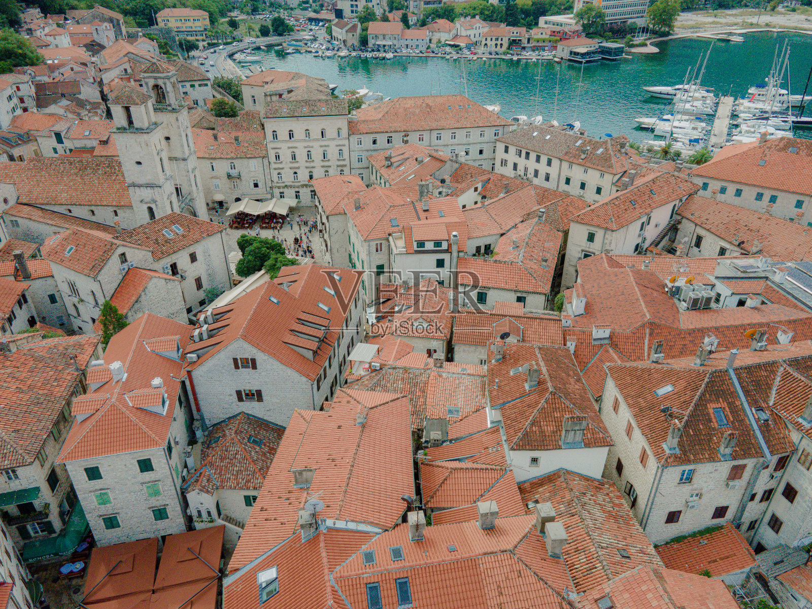 旅行。科托尔古城。黑山。鸟瞰图。照片摄影图片