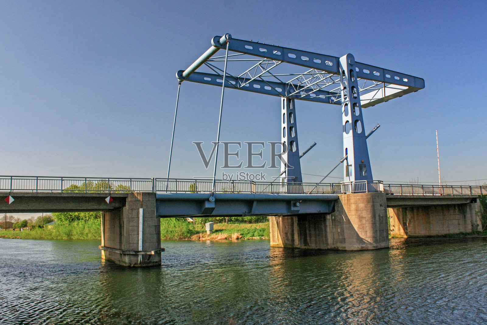 Saint-Valery-sur-Somme。河上的桥。求和。皮卡第。Hauts-de-France照片摄影图片