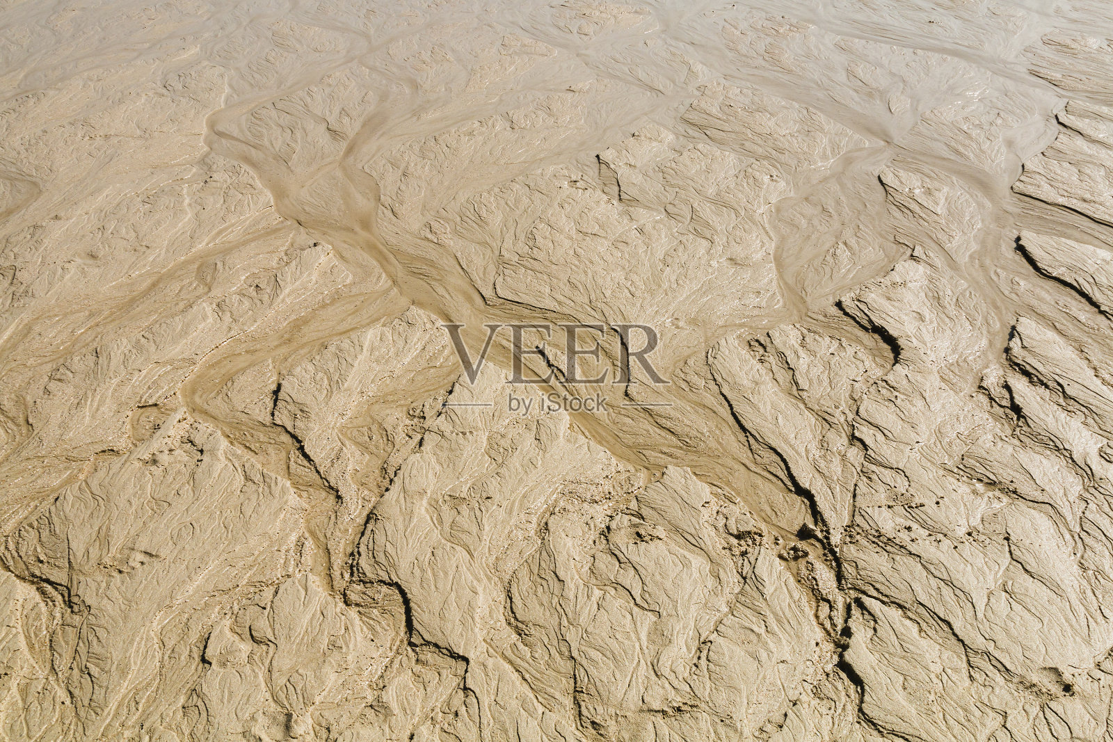 西班牙富埃特文图拉海滩上的水模式照片摄影图片