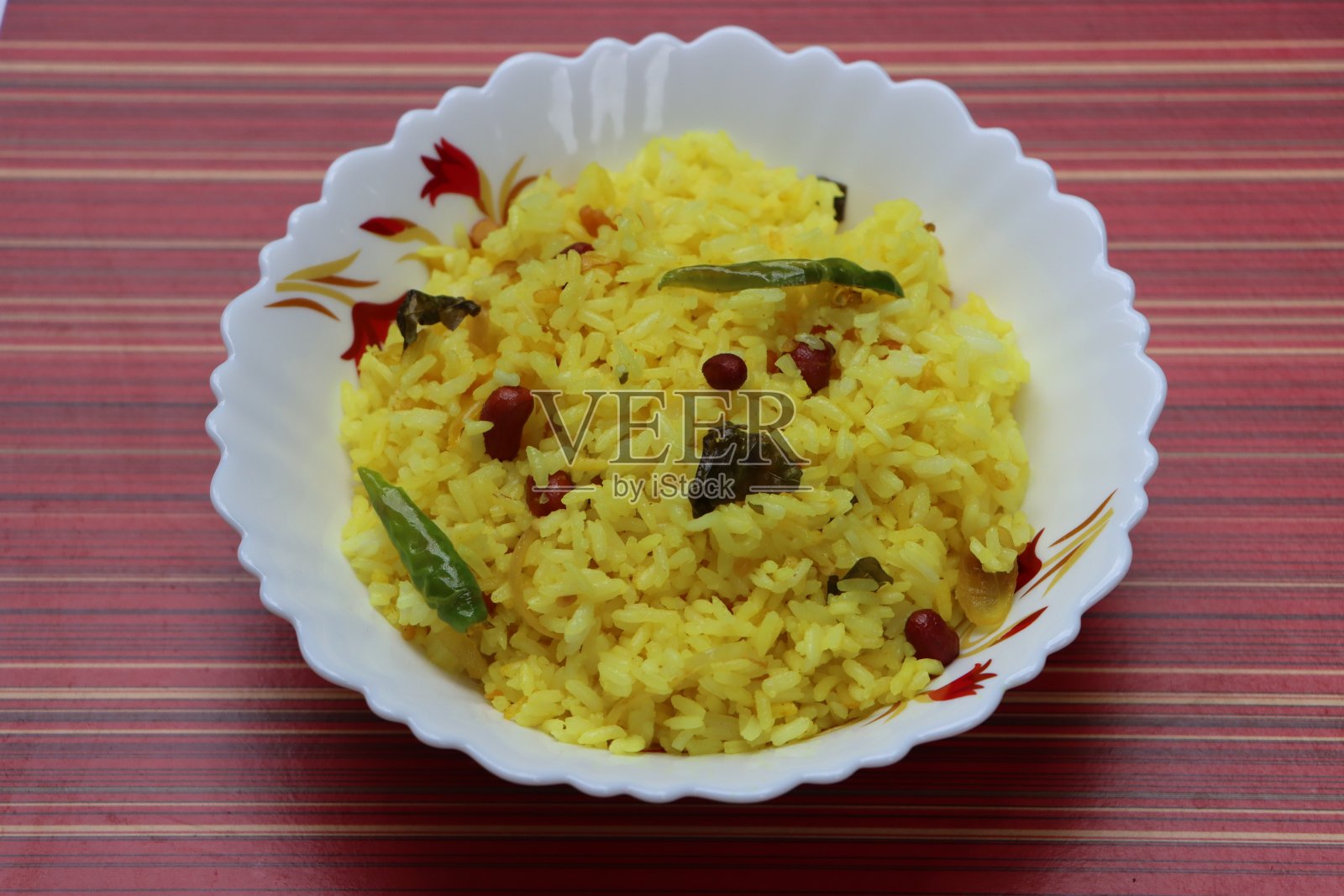 柠檬米饭，印度柠檬米饭，一种传统的南印度素食早餐。照片摄影图片