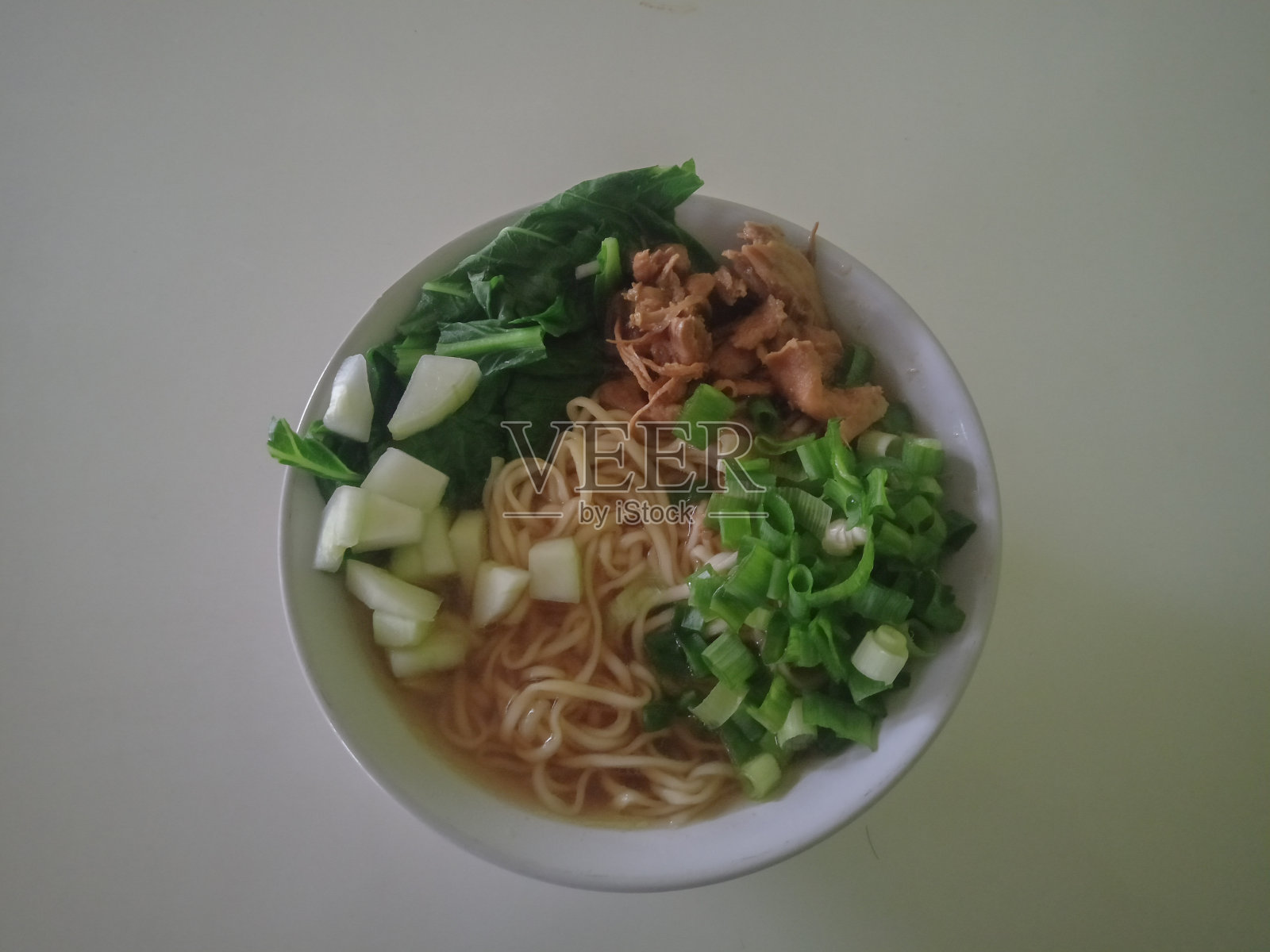 鸡肉面，汤面照片摄影图片