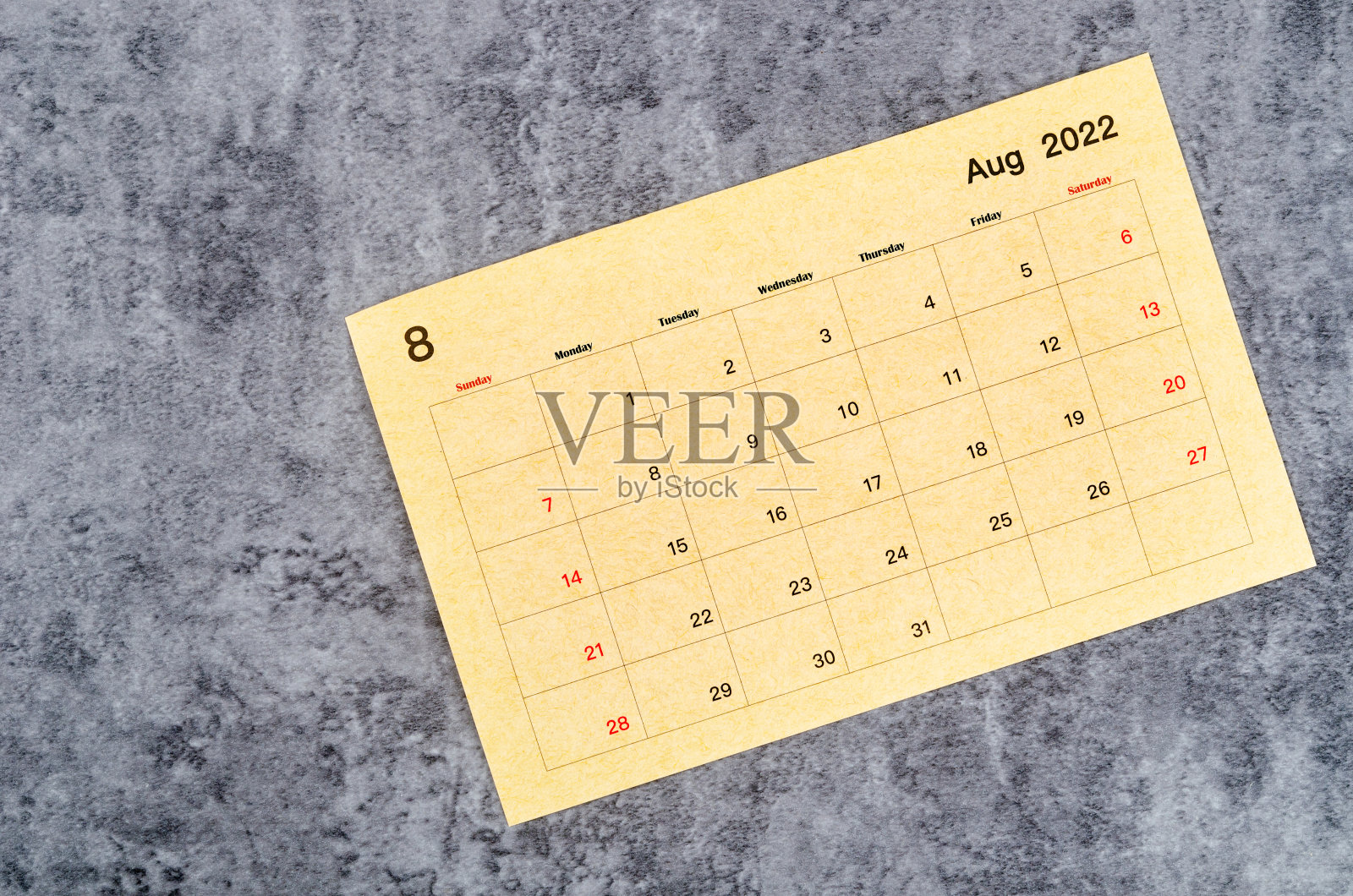 2022年8月，复古黑色背景。照片摄影图片