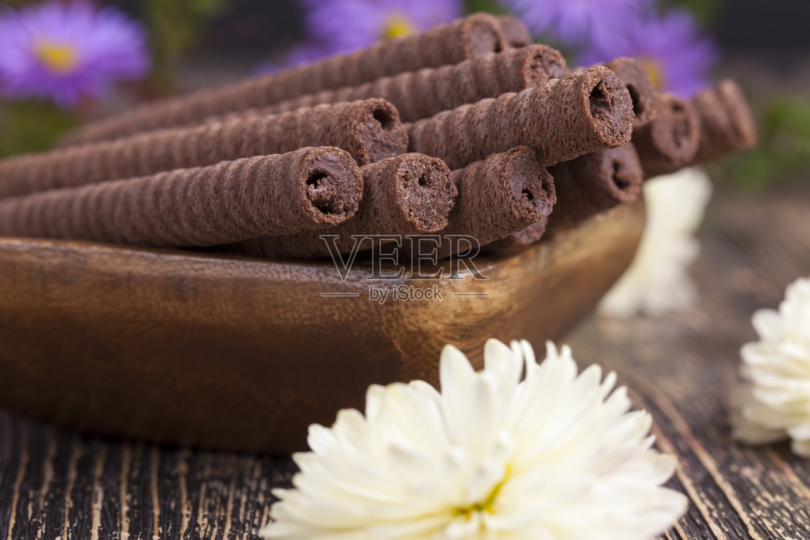 巧克力填充的巧克力管照片摄影图片