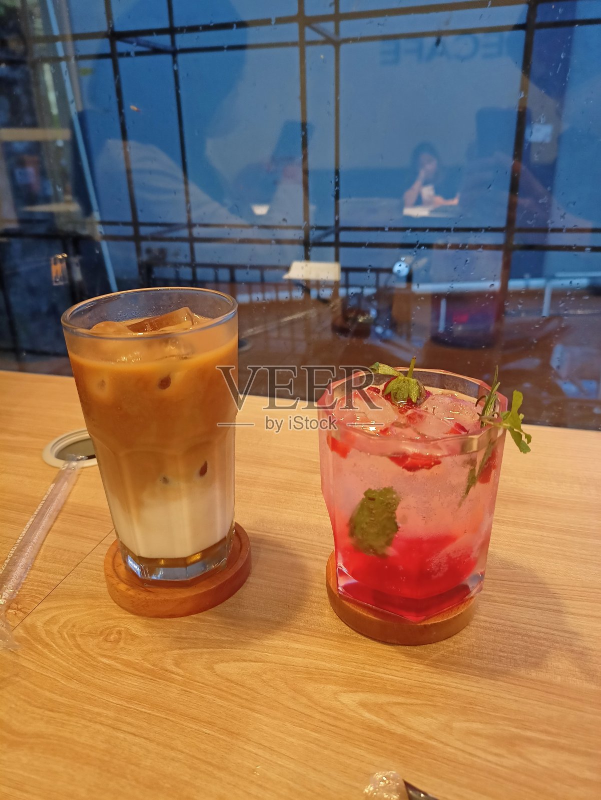 咖啡牛奶和莫吉托照片摄影图片