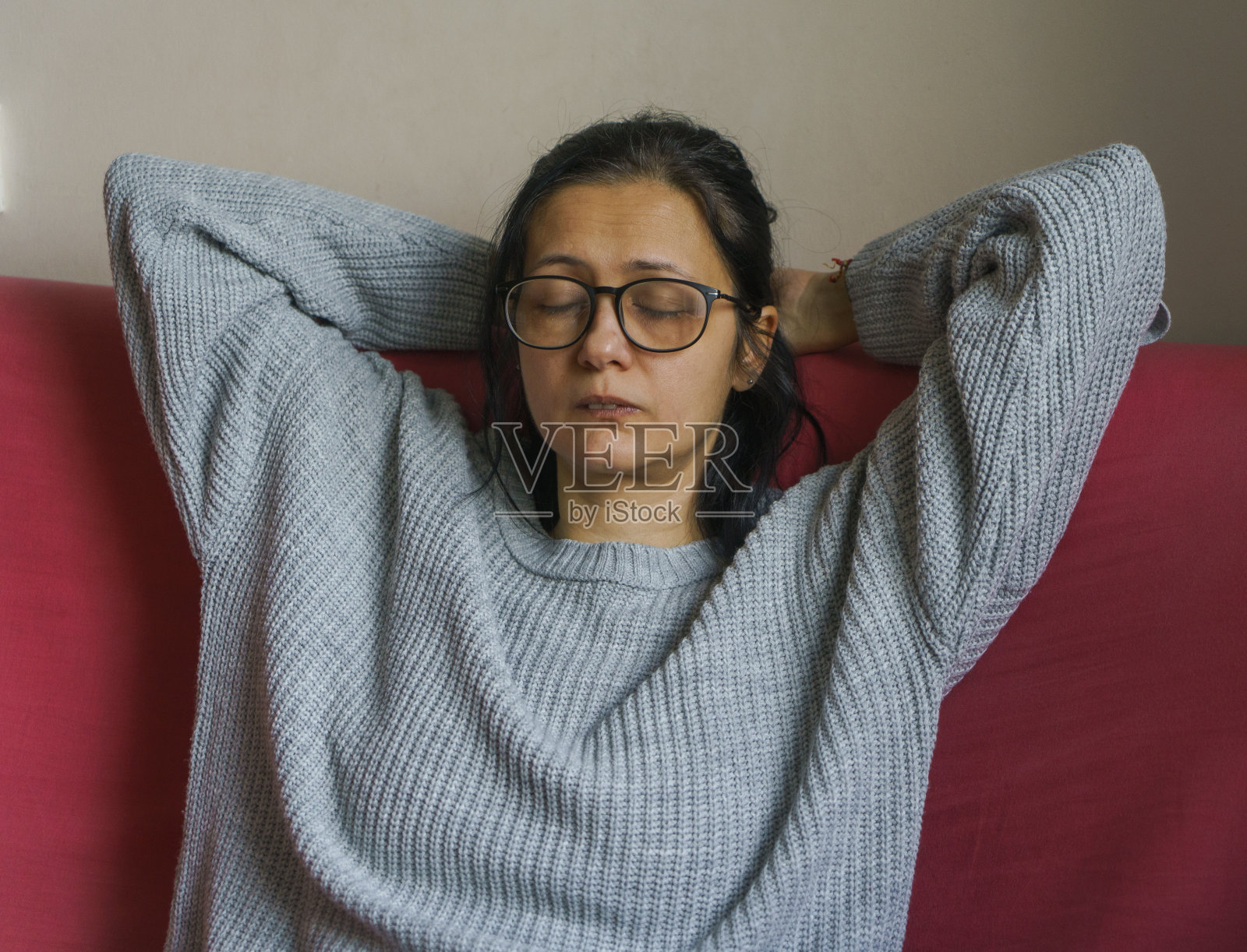 疲惫的女人照片摄影图片