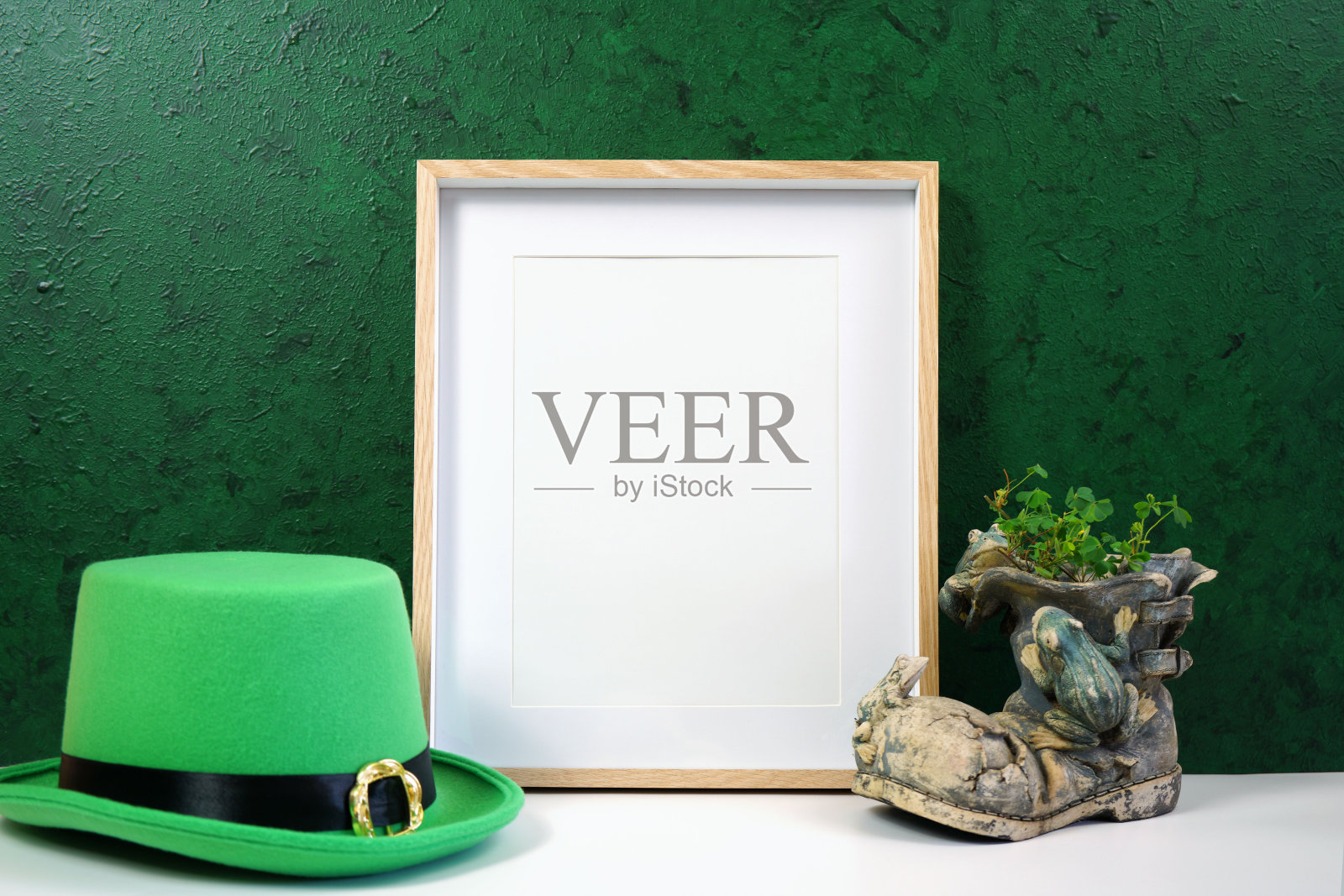 圣帕特里克节快乐木制边框画框。照片摄影图片