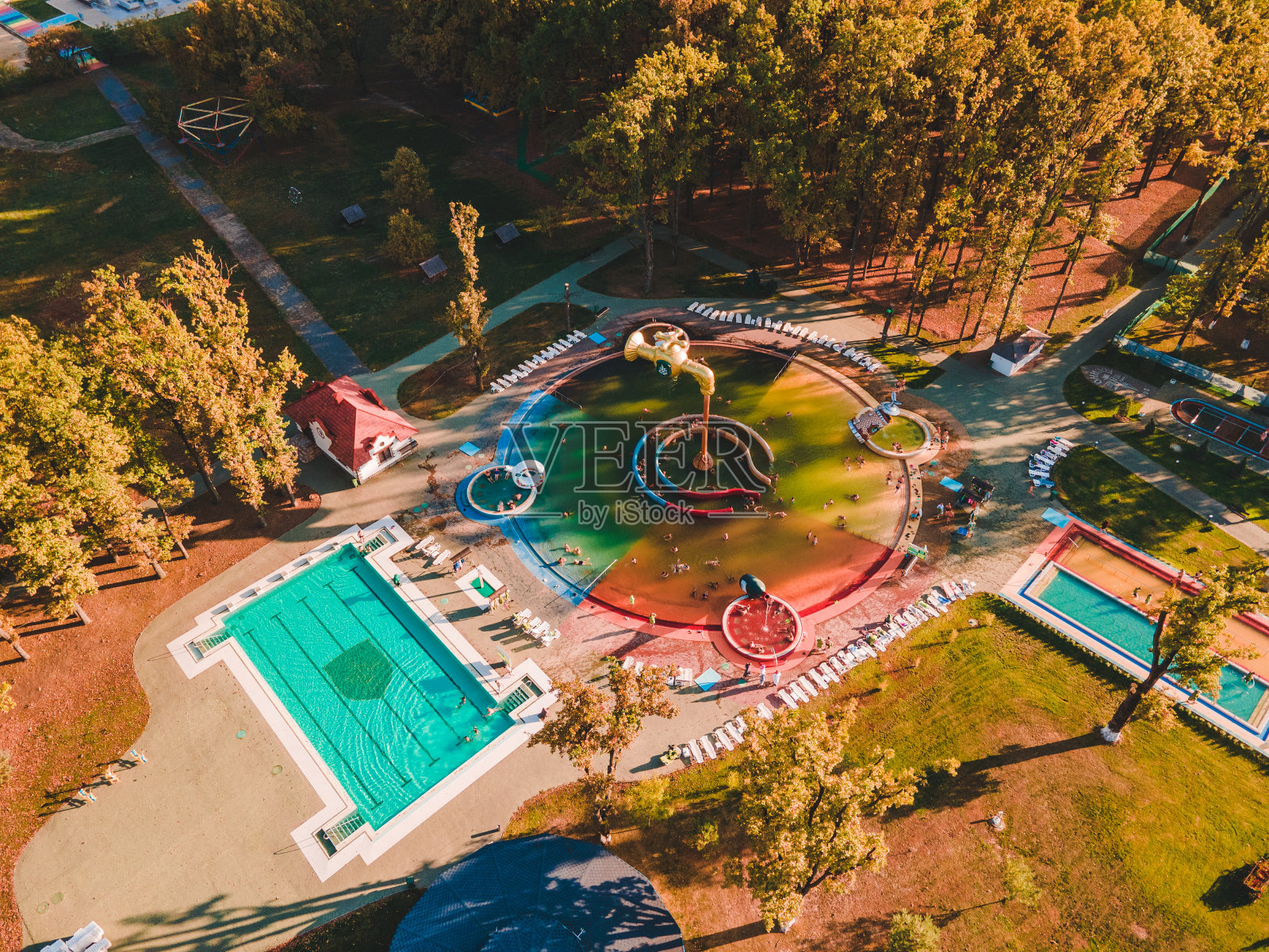 乌克兰科西诺的热水来源照片摄影图片