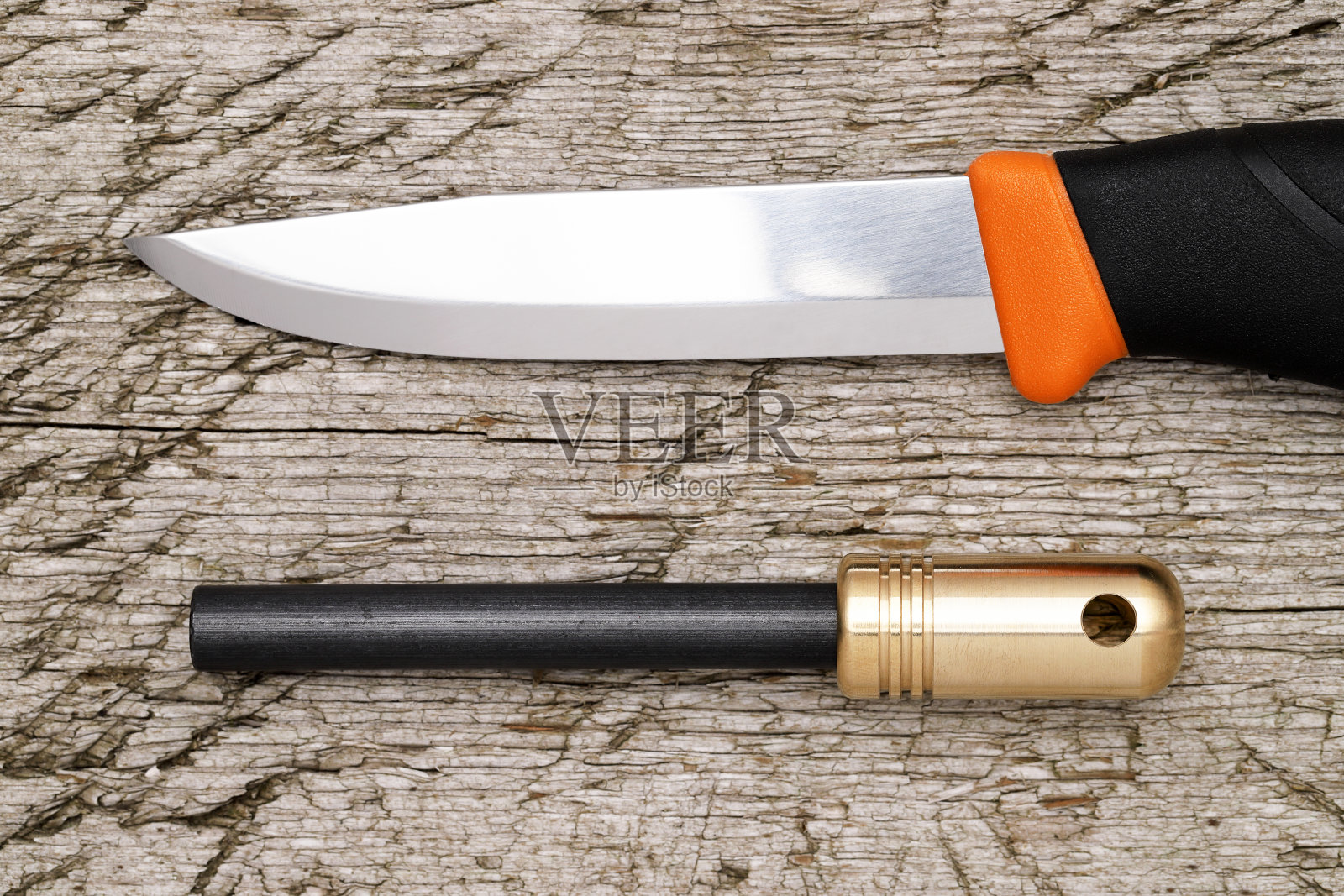 生火用具和野营刀照片摄影图片