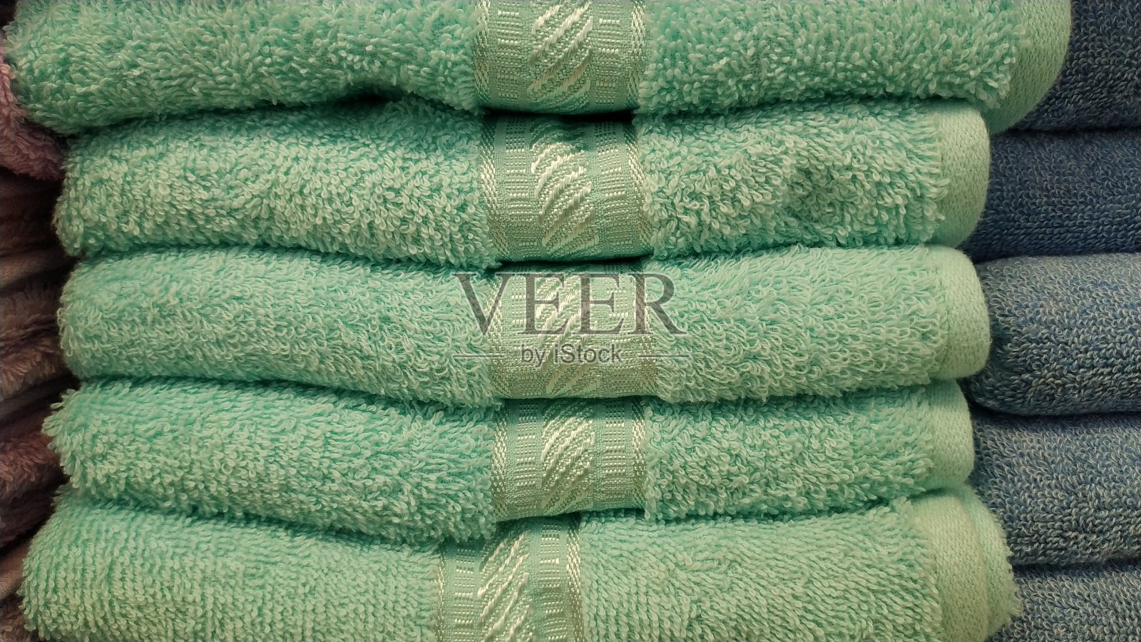 商场里大量图案的毛巾照片摄影图片