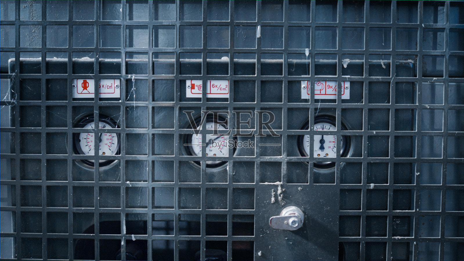 工厂指示千分尺在制造过程中控制压力照片摄影图片