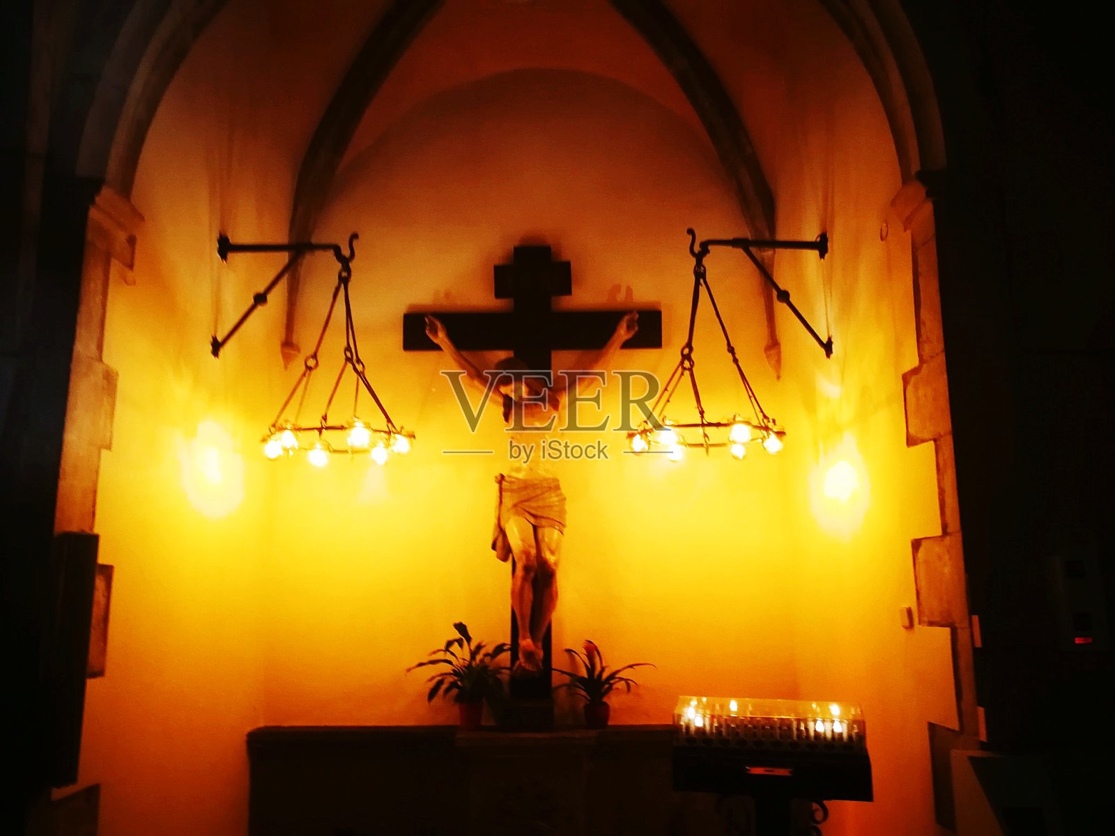 老教堂祭坛照片摄影图片