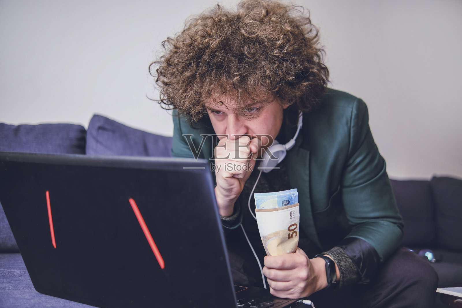 急切地等待加密货币的崛起照片摄影图片