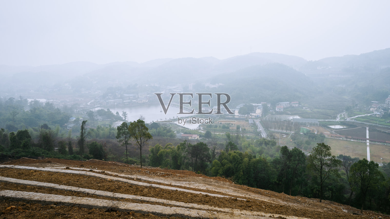 雾山乡村照片摄影图片