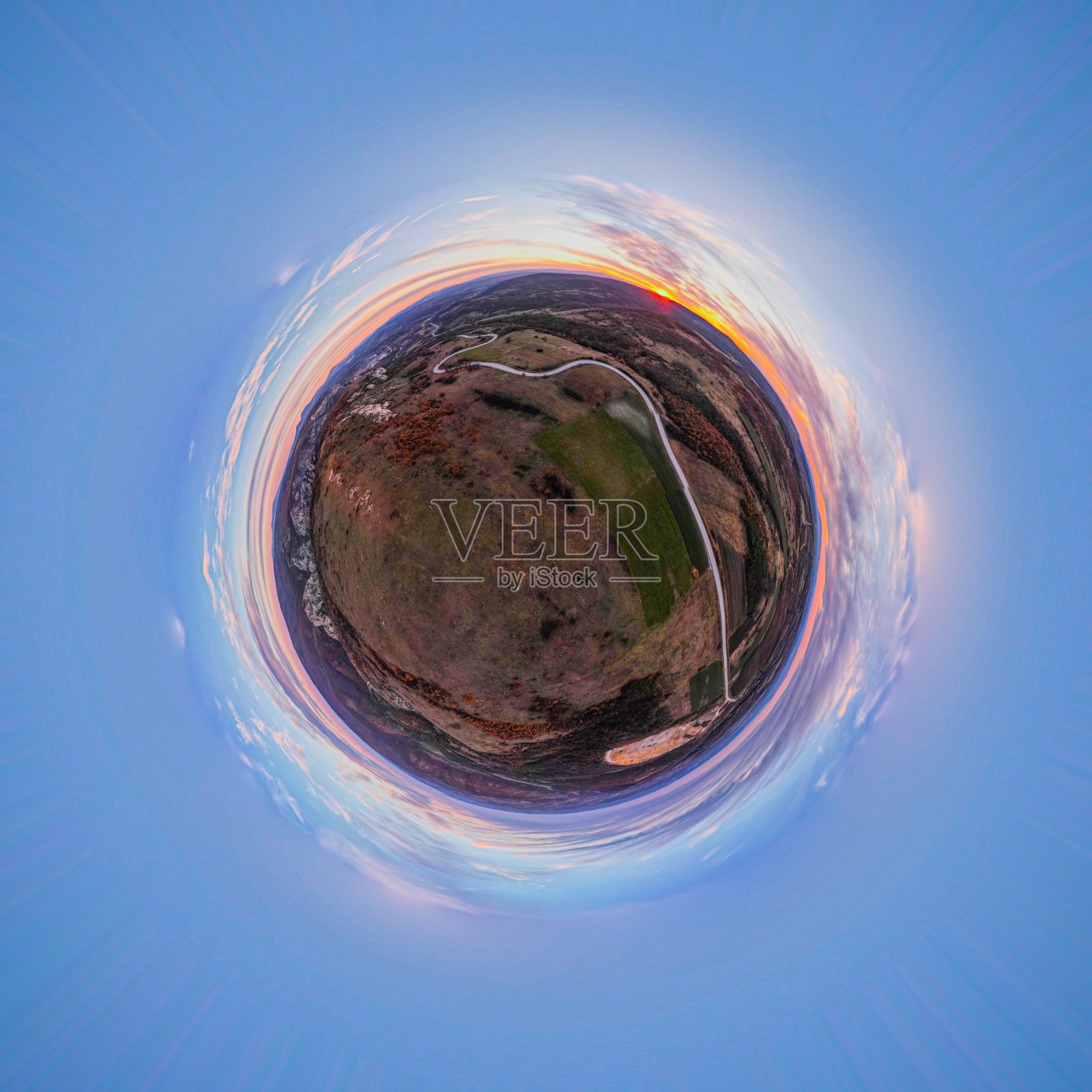 一颗小行星的球形空中全景图照片摄影图片