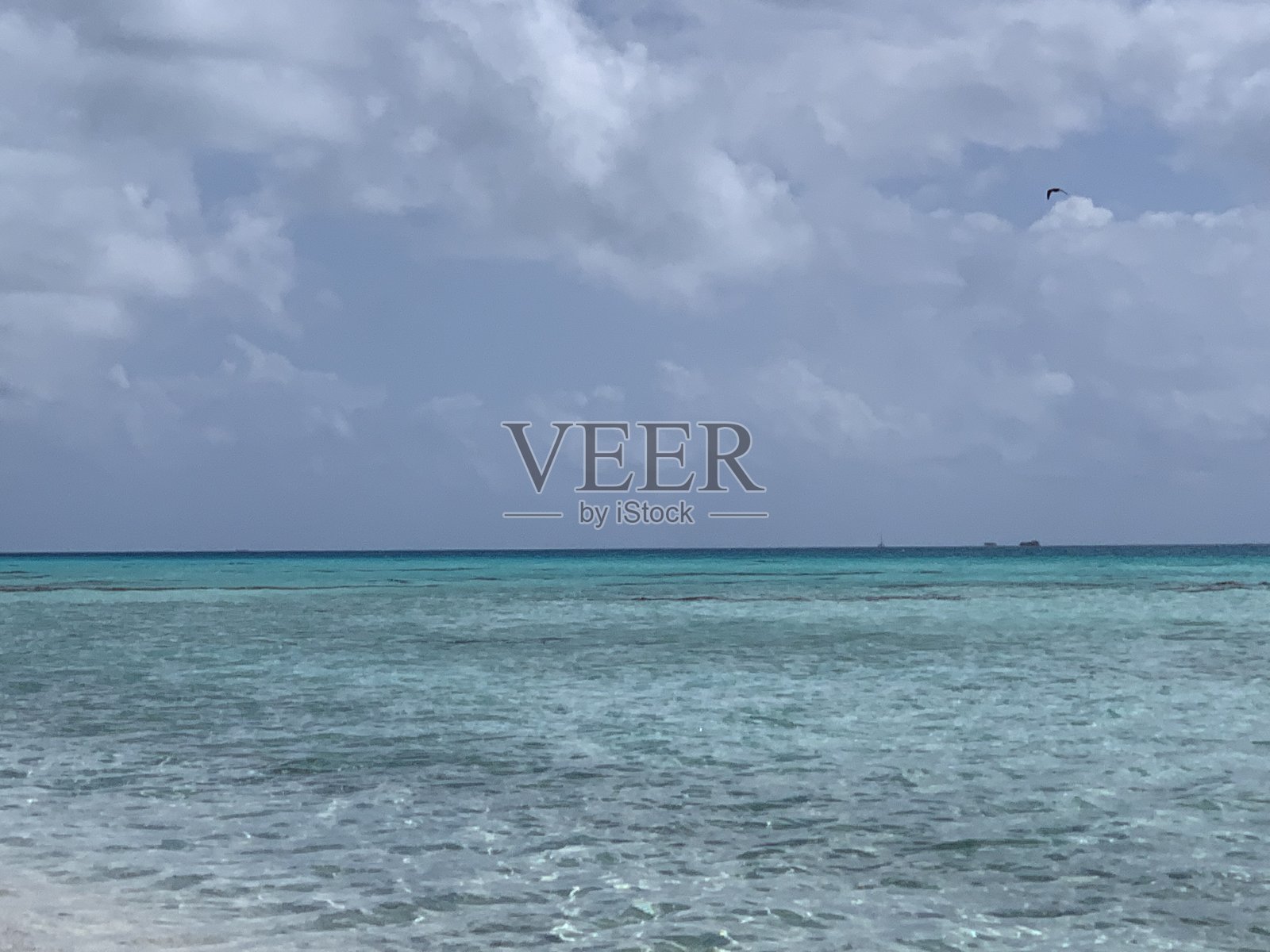 沙滩和大海照片摄影图片