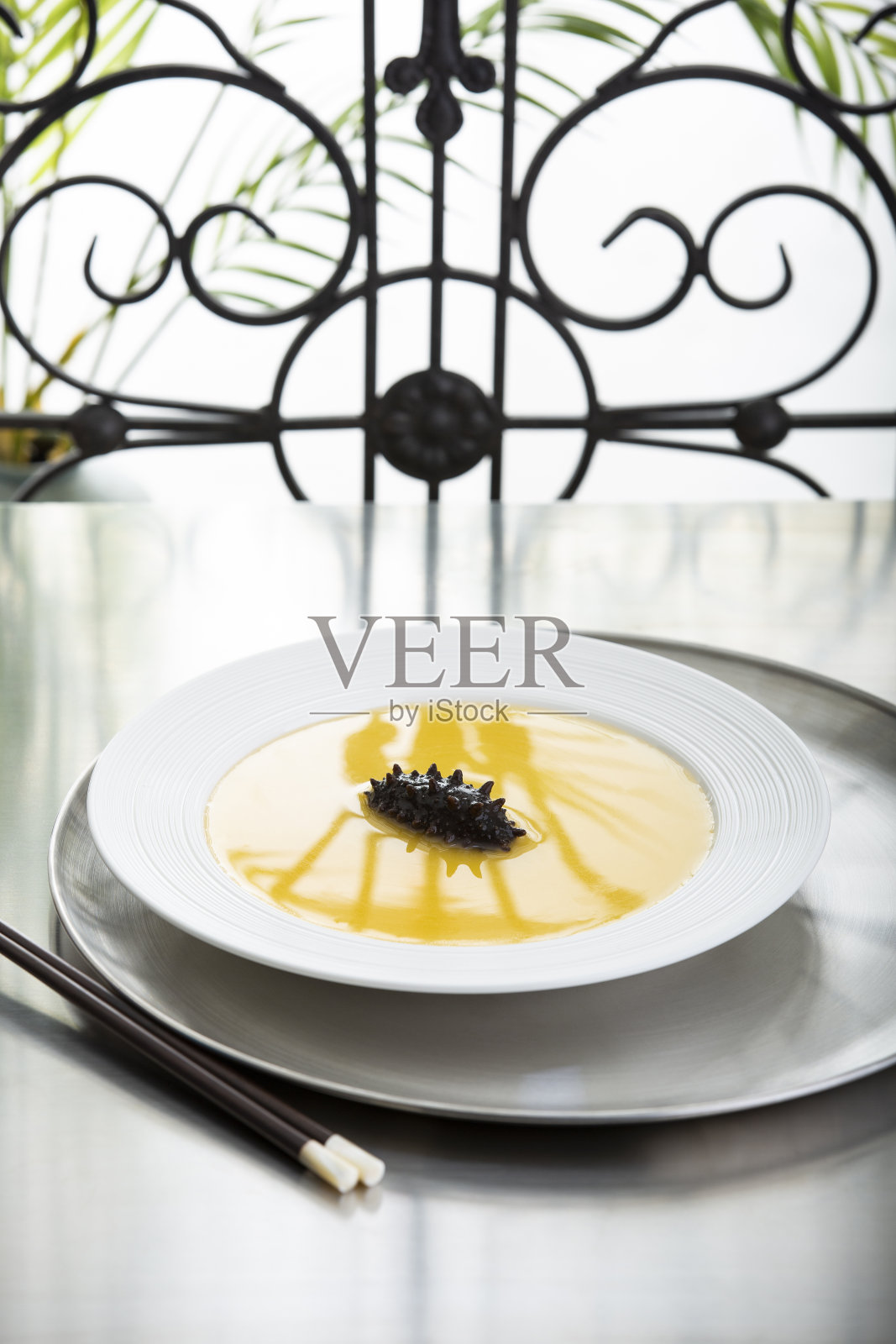 粤菜，一碗海参汤照片摄影图片