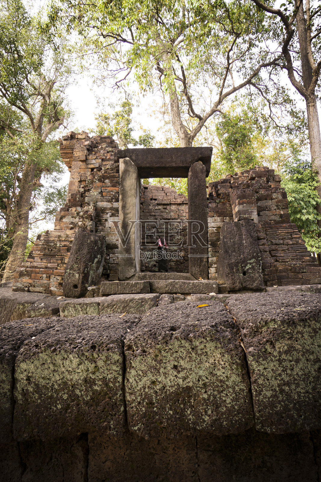 古岩医院寺建于数百年前，为生病的士兵照片摄影图片