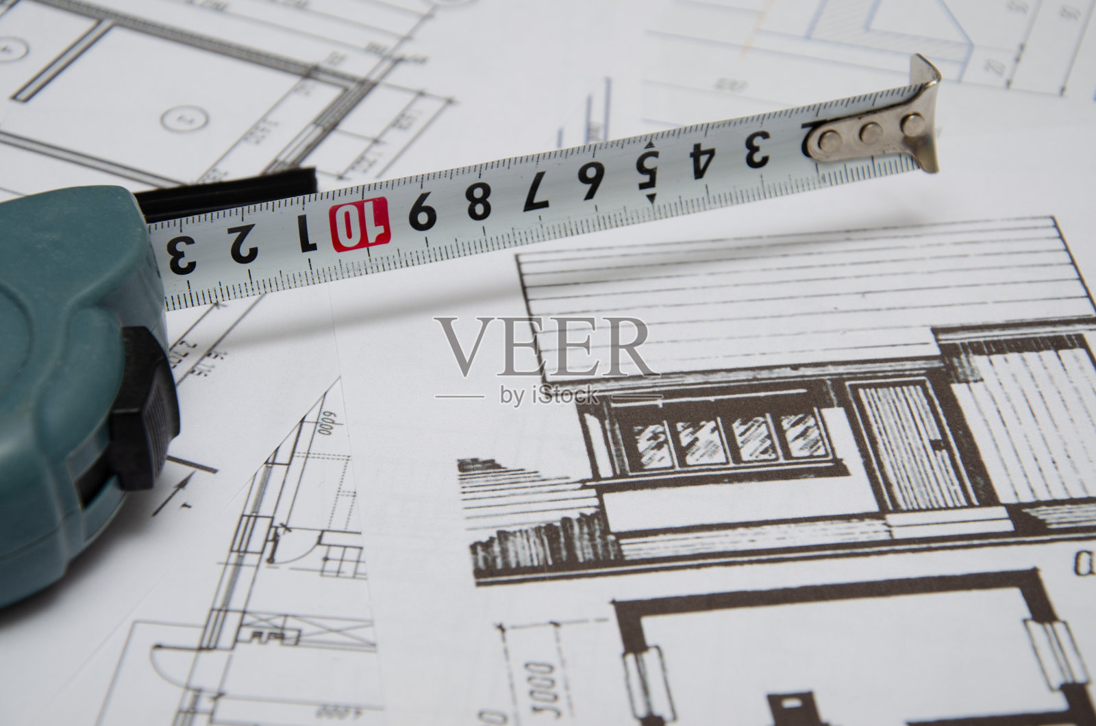 建筑工程，尺子和铅笔。建设背景。照片摄影图片