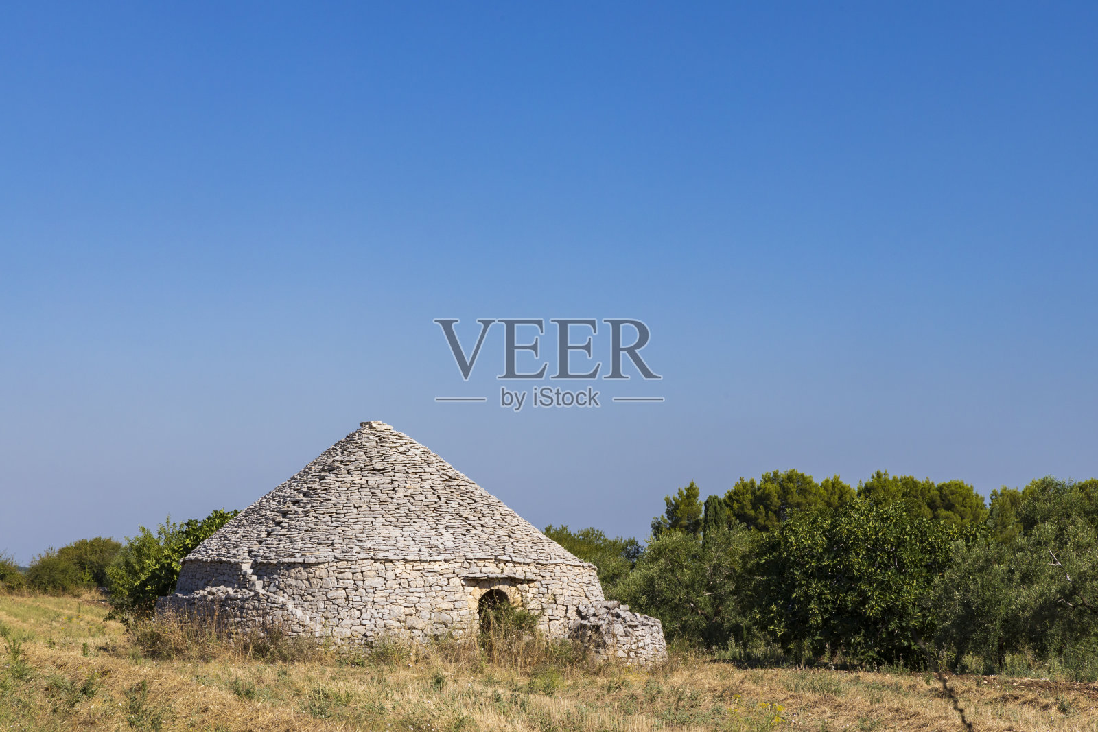 特鲁利，意大利阿普利亚地区蒙特城堡附近的典型住宅照片摄影图片