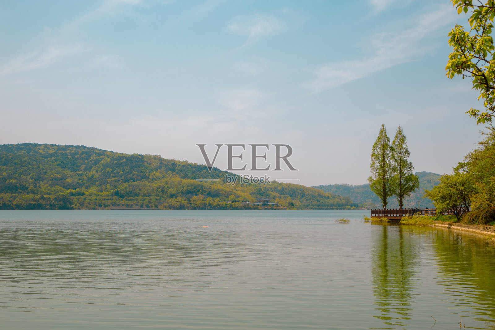 韩国庆州的波门湖之春照片摄影图片