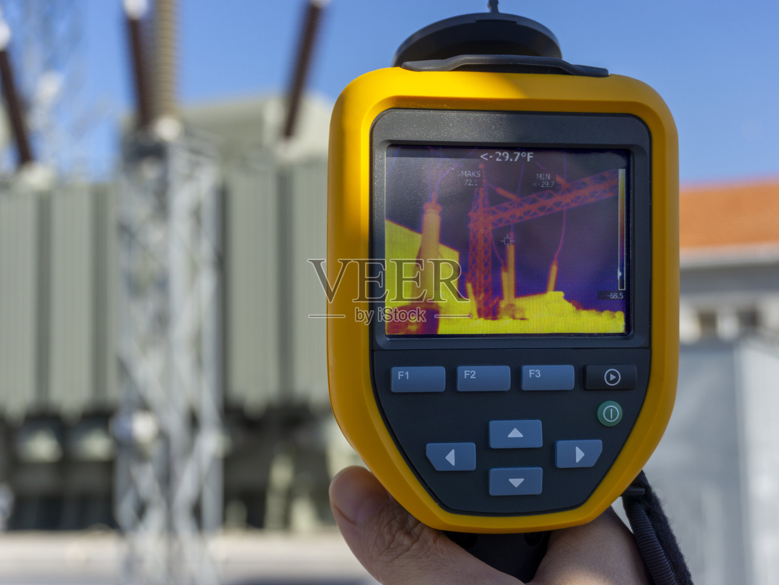 红外热成像摄像机指向变压器照片摄影图片