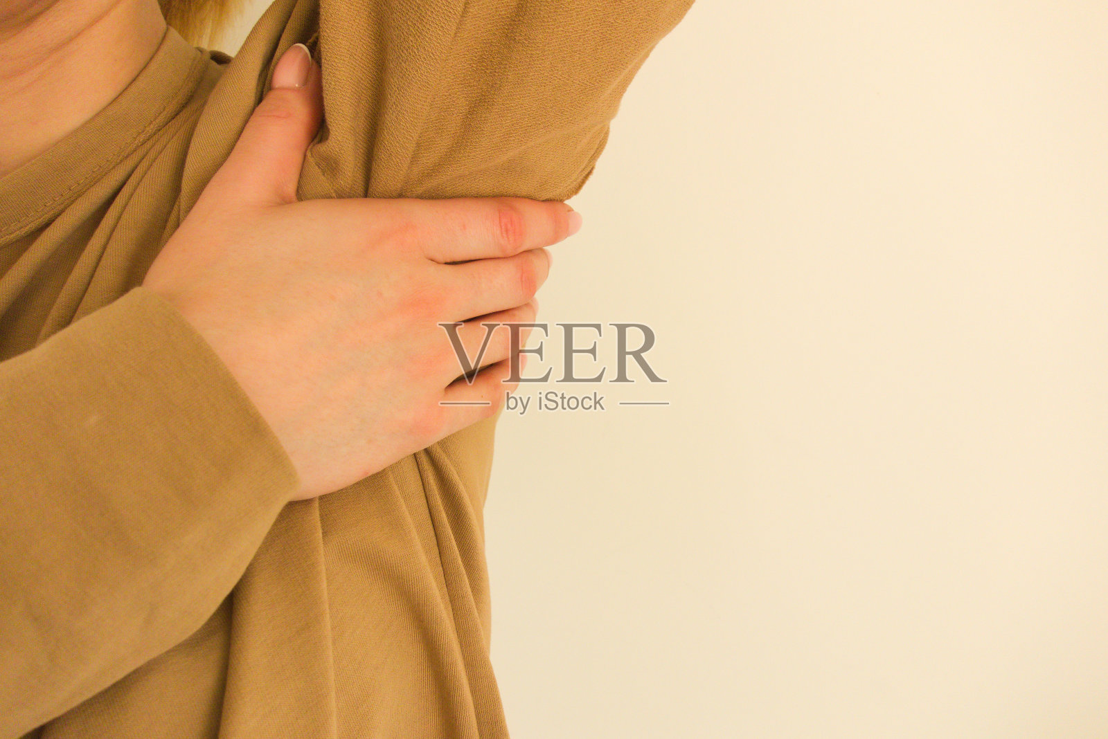 女人的腋窝疼痛照片摄影图片