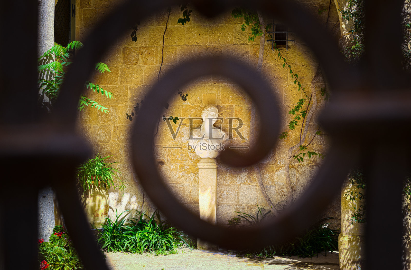 马耳他姆迪那城的罗马半身像照片摄影图片