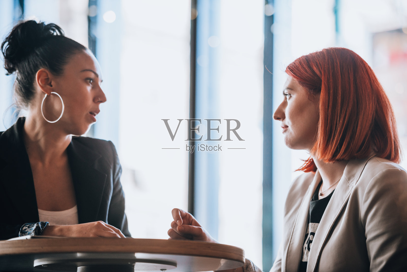 商业伙伴会面照片摄影图片