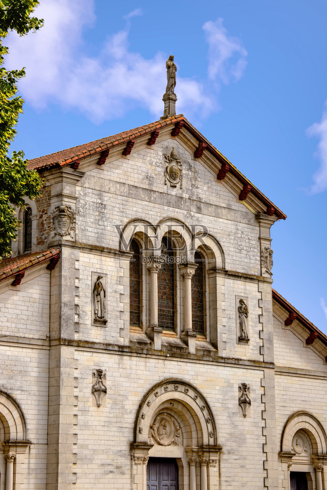 Clisson。圣母教堂的表面。山谷Atlantique。付款方式照片摄影图片