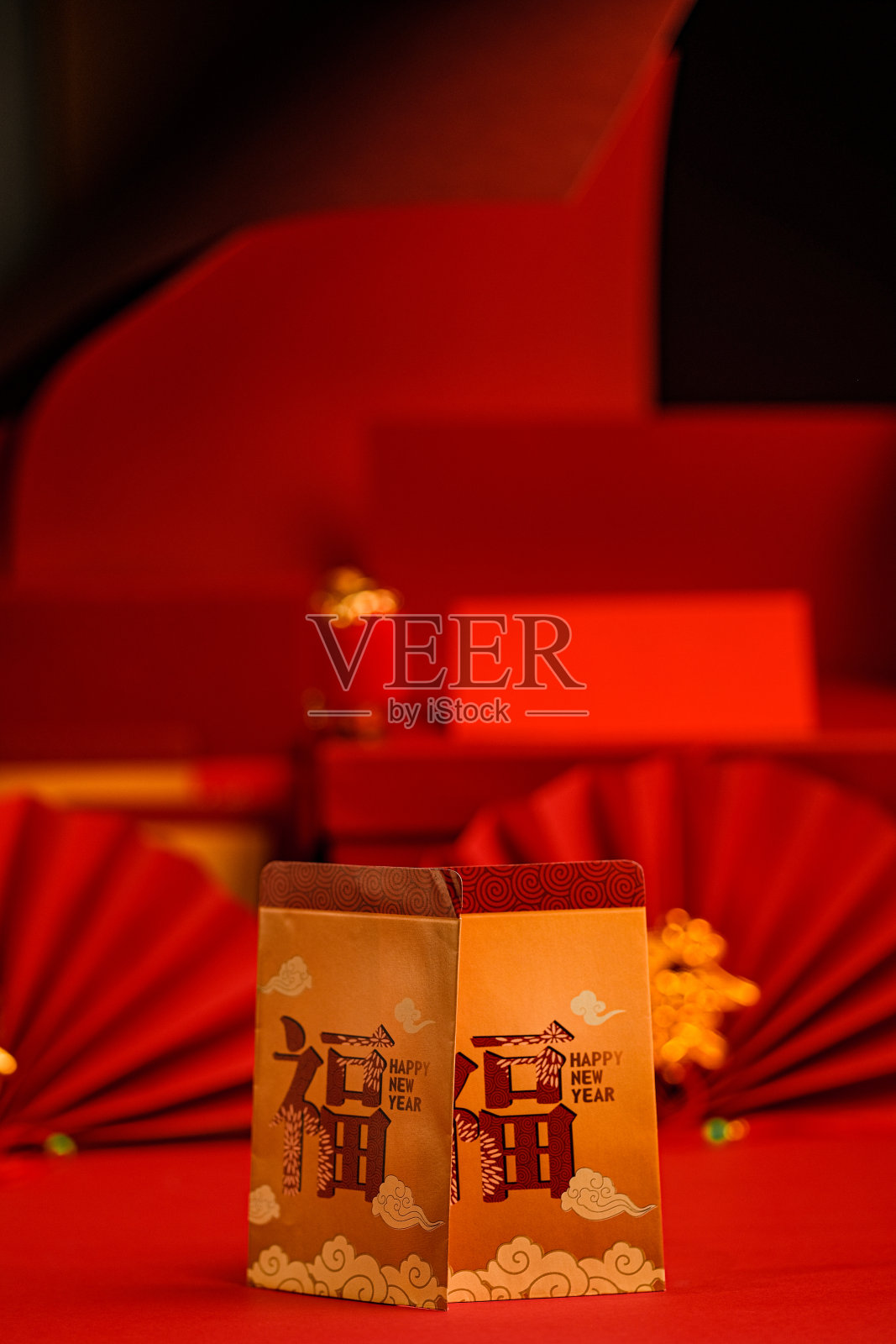 中国新年节日装饰在红色的背景。农历新年。照片摄影图片