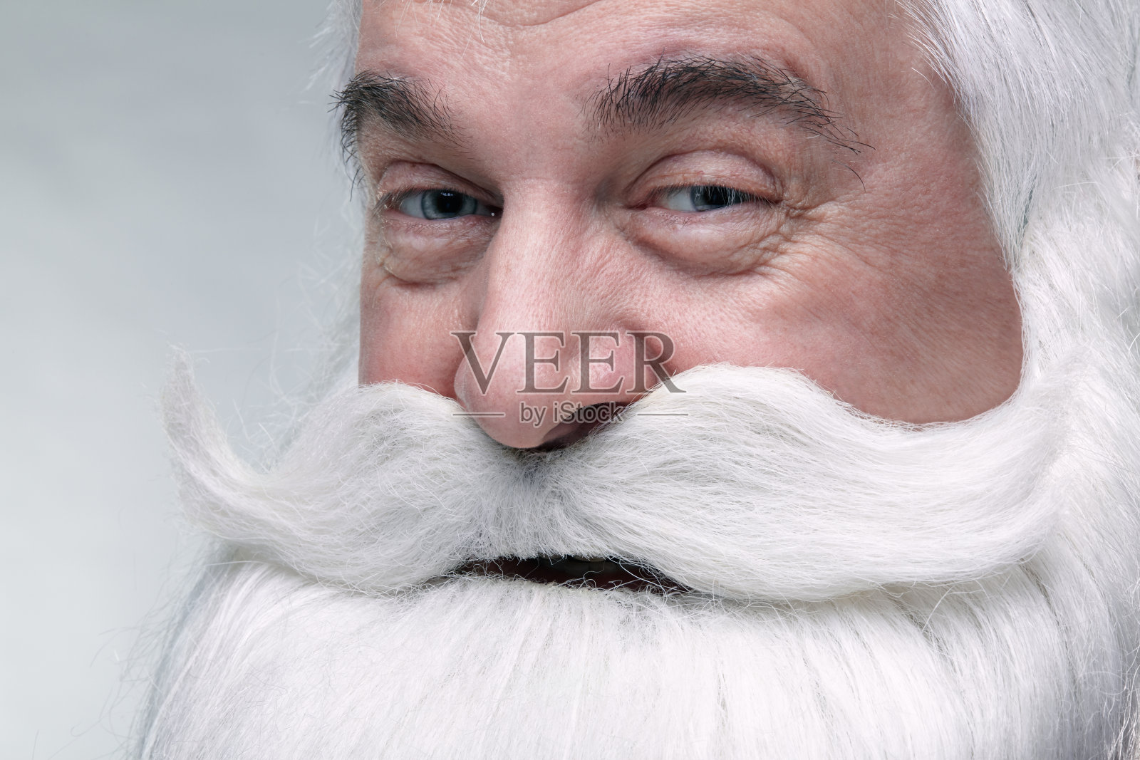 圣诞老人脸部特写照片摄影图片