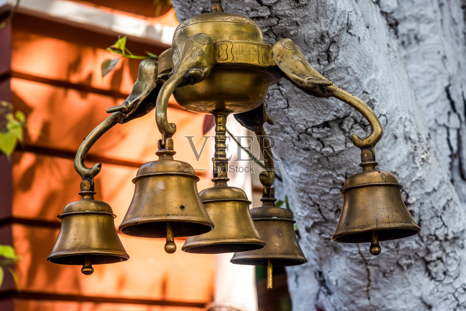 之寺庙的钟声照片摄影图片