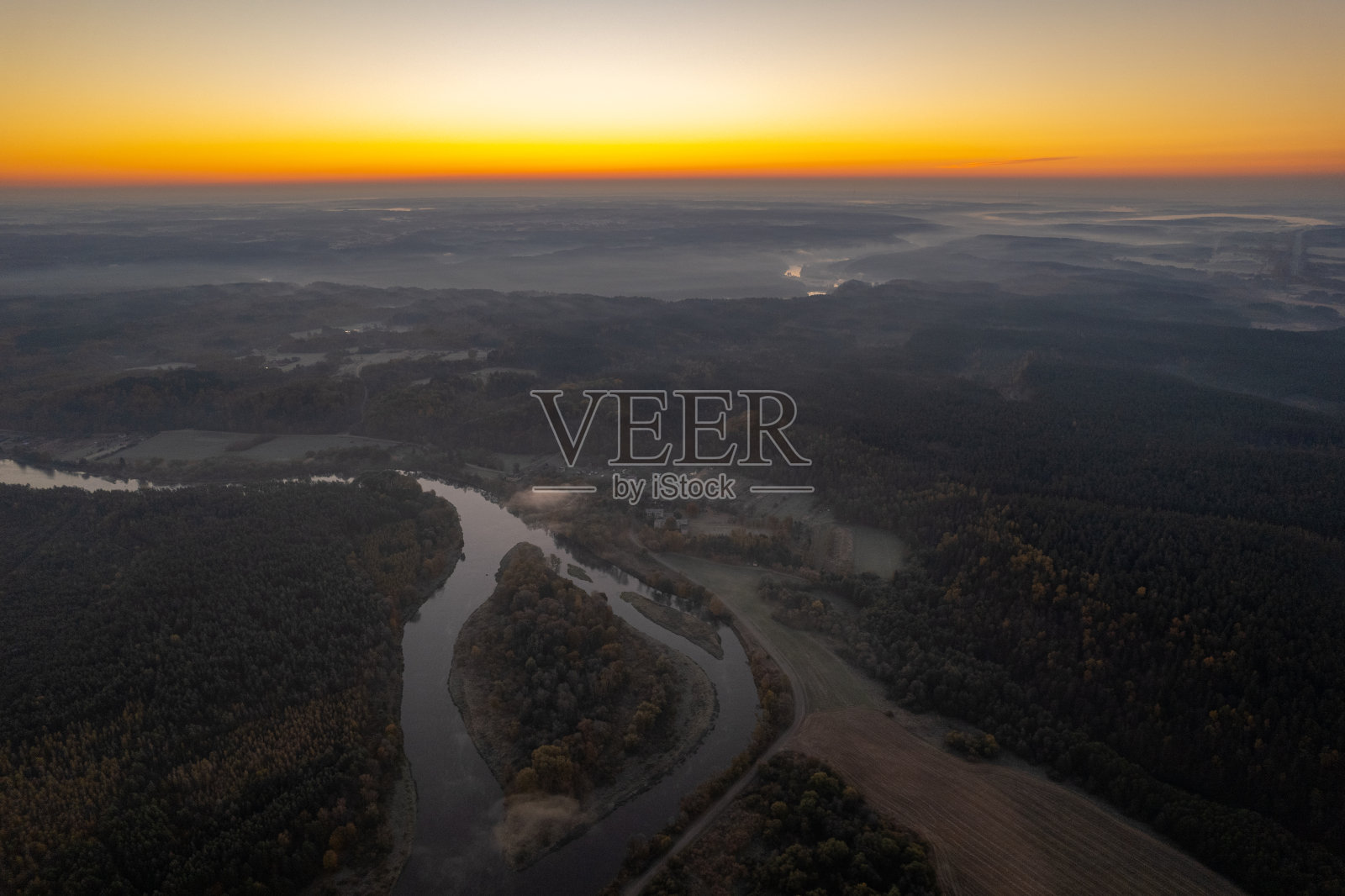 立陶宛Neris自然区域公园的全景照片摄影图片